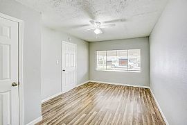 9317 Cathedral Dr in Vibrant Houston, Tx in Houston, TX (Photo 7 of 8)