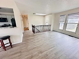 Great Home Conveniently 3 Bed and 2 Bath Available  in Cincinnati, OH (Photo 9 of 10)