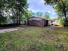 Beautiful 3/2 in Murray Hill Heights, Newly Renovated with Fres in Jacksonville, FL (Photo 10 of 10)