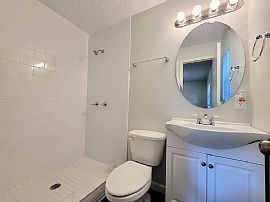 Beautiful 3/2 in Murray Hill Heights, Newly Renovated with Fres in Jacksonville, FL (Photo 9 of 10)