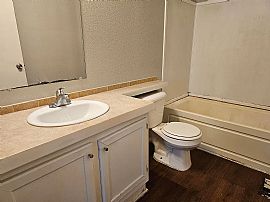 3 Bedroom, 2 Bath W Attached 1 Car Garage, Fenced Yard in Austin, TX (Photo 11 of 11)