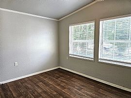 3 Bedroom, 2 Bath W Attached 1 Car Garage, Fenced Yard in Austin, TX (Photo 5 of 11)