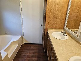 3 Bedroom, 2 Bath W Attached 1 Car Garage, Fenced Yard in Austin, TX (Photo 9 of 11)