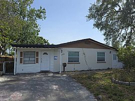Sweet 2 Bedroom House Available For Immediate Move In. in Saint Petersburg, FL