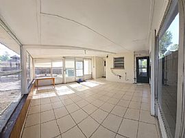 Sweet 2 Bedroom House Available For Immediate Move In. in Saint Petersburg, FL (Photo 3 of 11)