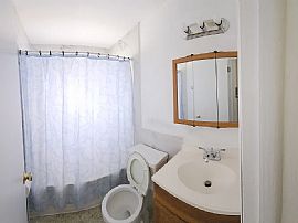 Sweet 2 Bedroom House Available For Immediate Move In. in Saint Petersburg, FL (Photo 8 of 11)