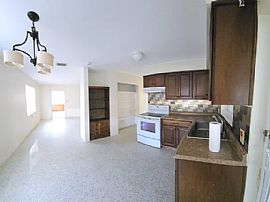 Sweet 2 Bedroom House Available For Immediate Move In. in Saint Petersburg, FL (Photo 9 of 11)