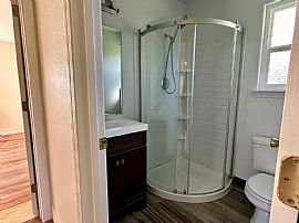 Beautiful 2 Bedroom House Don'T Miss Out!! in Sacramento, CA (Photo 2 of 7)