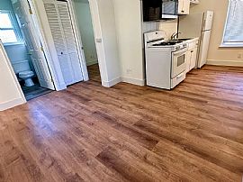 Beautiful 2 Bedroom House Don'T Miss Out!! in Sacramento, CA (Photo 5 of 7)