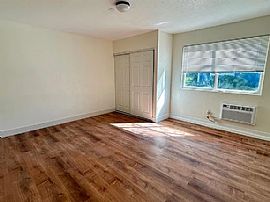 Beautiful 2 Bedroom House Don'T Miss Out!! in Sacramento, CA (Photo 7 of 7)