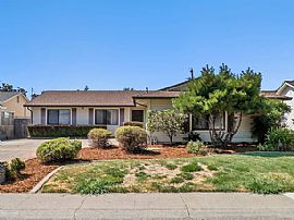 Immaculate 3 Bedroom 2 Bathroom Home. in Sacramento, CA