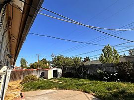 Immaculate 3 Bedroom 2 Bathroom Home. in Sacramento, CA (Photo 12 of 12)