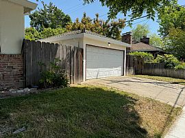  Charming 3 Bedroom Home with Sweet Interior! in Sacramento, CA (Photo 10 of 10)