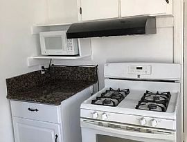  Charming 3 Bedroom Home with Sweet Interior! in Sacramento, CA (Photo 6 of 10)