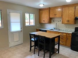 This Is a Charming 2 Bedroom! in Sacramento, CA (Photo 7 of 10)