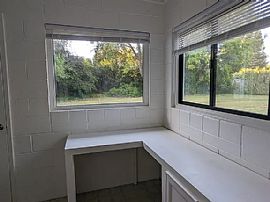 Cozy 2 Bedroom Home For You! in Sacramento, CA (Photo 3 of 10)