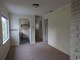 Cozy 2 Bedroom Home For You! in Sacramento, CA (Photo 7 of 10)