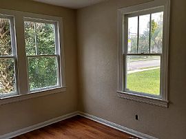 Fully Renovated 2 Bedroom and 1 Bathroom House.  in Jacksonville, FL (Photo 4 of 6)