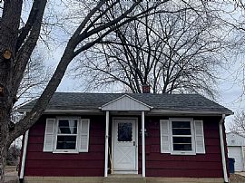 This Gorgeous 2 Bedroom Single Family Is Available Now. in Milwaukee, WI (Photo 10 of 10)