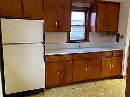 This Gorgeous 2 Bedroom Single Family Is Available Now. in Milwaukee, WI (Photo 4 of 10)