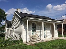 Charming 2-Bedroom in Nashville, TN (Photo 9 of 9)