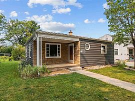 Come Check Out This Freshly Renovated Single Family Home in Appleton, WI