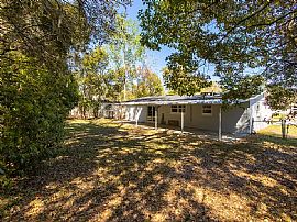 Newly Renovated Block Home with Fresh Paint Inside and Out, Flo in Jacksonville, FL (Photo 10 of 10)
