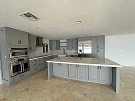 Boaters Dream Home in Miami, FL (Photo 12 of 12)