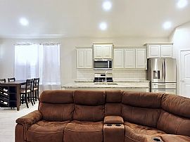 A Well Furnished Home in Midland, TX (Photo 3 of 12)