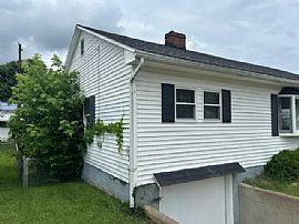 3 Beds 2 Baths  in Maysville, KY