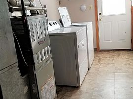 Nice 3 Bedroom, 2 Baths Unit of a Duplex Plymouth! in Plymouth, MN (Photo 4 of 10)