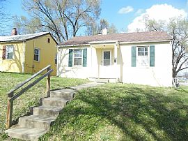 This 682 Square Foot Single Family Home Has 2 Bedrooms and 1.0  in Roanoke, VA (Photo 2 of 5)