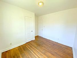 This 682 Square Foot Single Family Home Has 2 Bedrooms and 1.0  in Roanoke, VA (Photo 5 of 5)