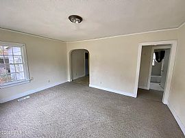 Newly Renovated House For Rent  in Meridian, MS (Photo 2 of 5)