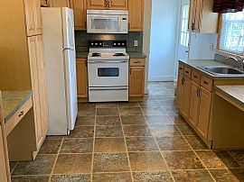 Renting a 4 Bedroom and 2 Full Bath Home in Dover, DE (Photo 2 of 5)