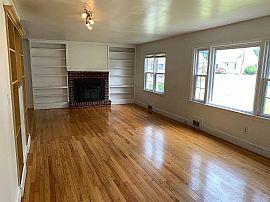 Renting a 4 Bedroom and 2 Full Bath Home in Dover, DE (Photo 3 of 5)