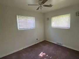 This 3-Bedroom, 1-Bathroom in Detroit, MI (Photo 2 of 4)