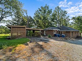 Country Club Dr in Jefferson City in Jefferson City, MO (Photo 6 of 6)