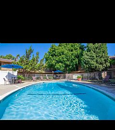 Sweet Two Bedrooms Home in Anaheim, CA (Photo 3 of 12)