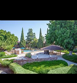 Sweet Two Bedrooms Home in Anaheim, CA (Photo 5 of 12)