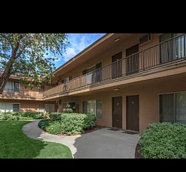 Sweet Two Bedrooms Home in Anaheim, CA (Photo 6 of 12)