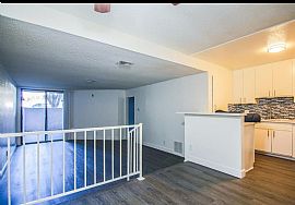 Lovely Single Bedroom in Los Angeles, CA (Photo 4 of 12)