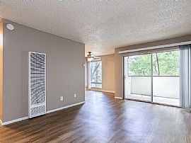 Awesome 2 Bedroom Apartment  in Berkeley, CA (Photo 3 of 3)