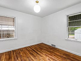 1035 South 7th Avenue, Wausau, Wi 54401 in Wausau, WI (Photo 8 of 12)