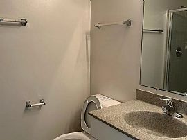 3 Story Brick Townhouse 2 Large Bedroom + 1den/ Office and 2.5  in Chicago, IL (Photo 12 of 12)