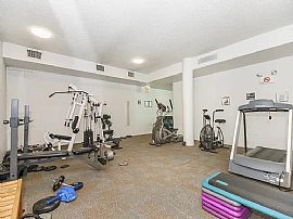 3 Story Brick Townhouse 2 Large Bedroom + 1den/ Office and 2.5  in Chicago, IL (Photo 7 of 12)