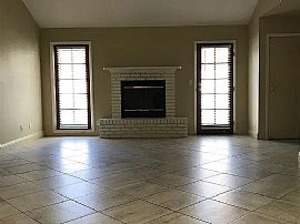 3 Bedrooms, 2 Bath Townhouse with a Spacious Two-Car Garage  in Madera, CA (Photo 2 of 8)