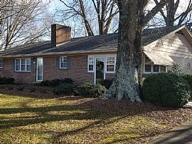 Nice House  in Pfafftown, NC