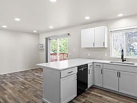 Nice House  in Post Falls, ID (Photo 4 of 8)