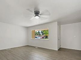 Nice House  in Eagle, ID (Photo 2 of 7)